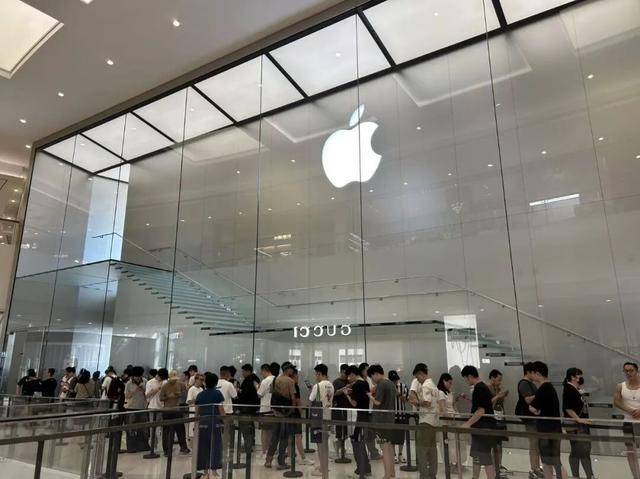 iPhone17系列新机正式发售！全国多